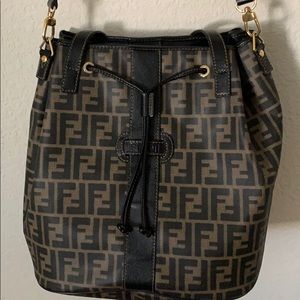 FENDI, Authentic Fendi Handbag, like new, …Large
